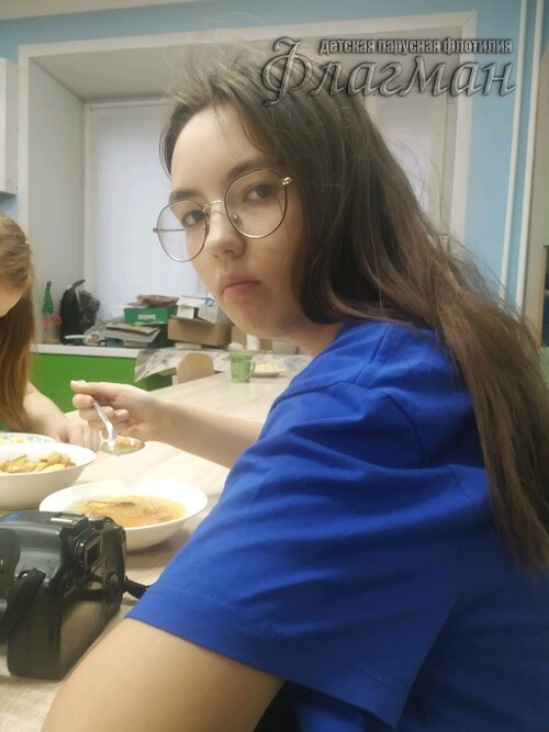 6887e2e7.ID Photo.094903